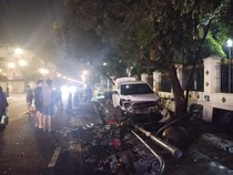 Mobil yang Dikemudikan Mahasiswa di Bandung Nyasar ke Trotoar