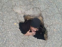 Orang-orang yang Tanpa Sadar Lakukan Aksi Bahayakan Nyawa, Duh, Hati-hati!