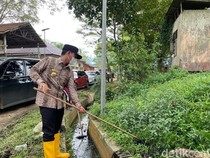 Aksi Bersih-bersih Sampah di Sekitar TPA Basirih Banjarmasin