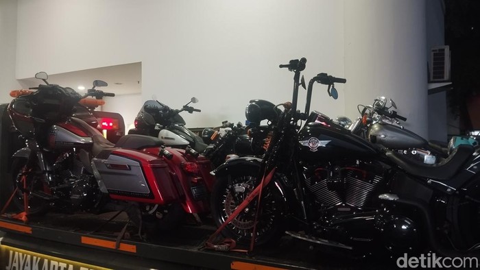 Penampakan deretan Harley Davidson-Triumph di kasus suap hakim Rp 60 M (Maulana Ilhami Fawdi/detikcom)