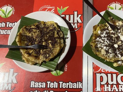 Pisang Plenet Pak Yuli di Jalan Gajahmada, Kelurahan Kembangsari, Kecamatan Semarang Tengah, Kota Semarang, Sabtu (11/4/2025).
