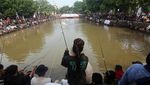 Potret Ribuan Warga Mancing Massal di Bogor