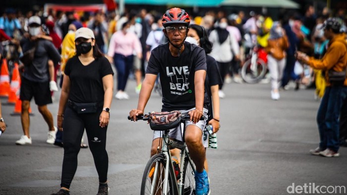 Sempat Libur 2 Pekan, CFD Jakarta Kembali Digelar Car Free Day (CFD) atau Hari Bebas Kendaraan Bermotor (HBKB) di Jakarta kembali digelar hari ini. CFD sempat ditiadakan dua pekan selama libur Lebaran.