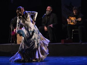 Aksi Para Penari Flamenco di Teater Nasional Irak