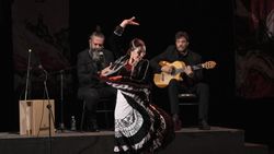 Aksi Para Penari Flamenco di Teater Nasional Irak