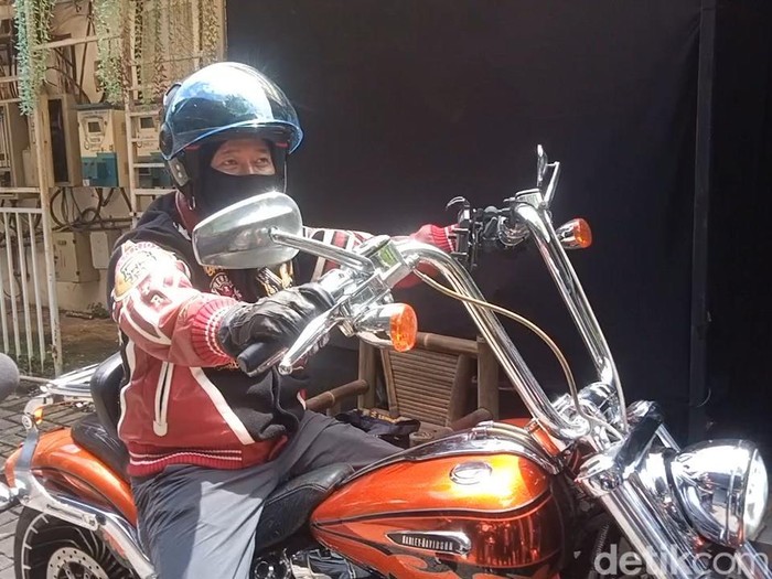 Denny Cagur dan mogenya.