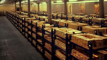 Tak sembarang orang bisa masuk: Terlepas dari semua minat terhadap Fort Knox, sangat sedikit orang yang benar-benar masuk ke dalam brankas emasnya. Terakhir kali anggota Kongres berkunjung untuk memeriksa cadangan emas adalah pada tahun 1974, dan sejak itu, publik dan bahkan sebagian besar pejabat tidak diizinkan masuk. Brankas tersebut tetap menjadi area yang sangat terlindungi. Foto: Treasury