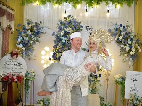 Foto pernikahan Riska Damayanti dan Bailey Davis, pasangan beda negara viral di media sosial