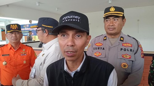 GM Bandara Internasional I Gusti Ngurah Rai, Ahmad Syaugi Shahab, seusai menutup posko lebaran di lobi terminal domestik, Senin (14/4/2025). (Aryo Mahendro/detikBali)