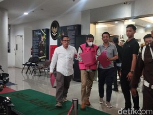 Penampakan 3 Hakim Pemberi Vonis Lepas Korupsi Migor Berbaju Tahanan