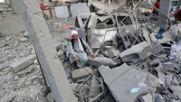 Pasukan Israel bergerak ke wilayah Gaza utara untuk memperluas apa yang mereka sebut zona keamanan di sekitar tepi daerah kantong itu, kata militer pada hari Jumat, beberapa hari setelah pemerintah mengumumkan rencana untuk merebut wilayah yang luas dengan operasi di selatan. 