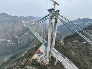 China Bangun Jembatan Tertinggi Dunia, Perjalanan 1 Jam Jadi 3 Menit