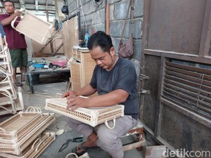 Tarif Trump Bikin Pengusaha Furnitur Rotan Cirebon Was-was