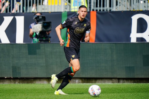 Jay Idzes of Venezia FC plays during the Italian championship Serie A football match between Venezia FC and AC Monza at Stadio Pier Luigi Penzo in Venice, Italy, on April 12, 2025. (Photo by Luca Rossini/NurPhoto via Getty Images)