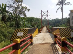Jembatan Seharga Rp 5 Miliar Hanya Jadi Monumen di Tasikmalaya