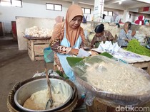 Jenang Blendung, Jajanan Langka di Pasar Kebonpolo Magelang