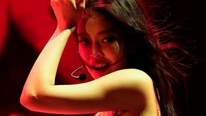 Beberapa lagu yang dibawakan termasuk Filter, Mantra, Handlebars, ZEN, F.T.S, dan pastinya like JENNIE