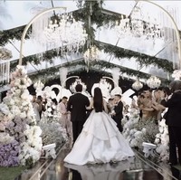 Setelah menggelar pemberkatan pernikahan pada Sabtu (12/4/25), di hari yang sama, Jessica Jane dan Erwin Phang melanjutkan dengan sebuah acara resepsi mewah di Hotel Shangri-La Jakarta. Foto: Instagram/@jessicajane99