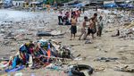 Potret Sampah Menghampar di Teluk Labuan Banten