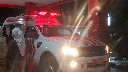 Kades di Luwu Timur dilarikan ke RS usai minum air aki yang disangka air minum.