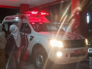 Awal Mula Kades di Lutim Minum Air Aki yang Dimasukkan Ibunya ke Kulkas