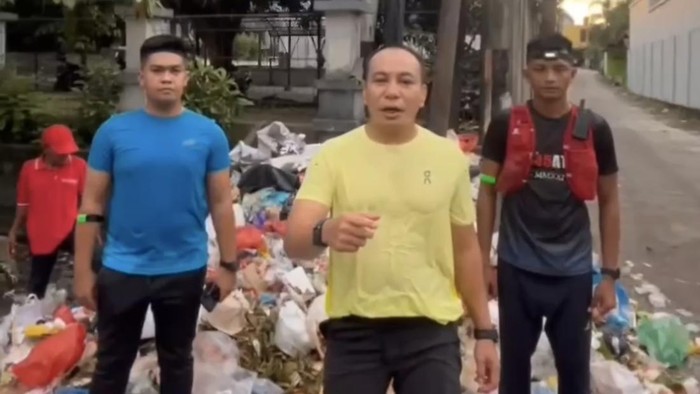 Kapolda saat menyenggol anak buah (Foto: dok Istimewa)