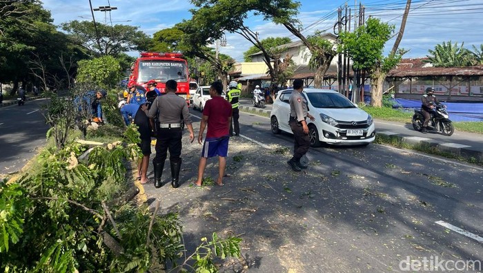 Lokasi kejadian motor ditabrak mobil di ring road Banguntapan, Bantul, Senin (14/4/2025).