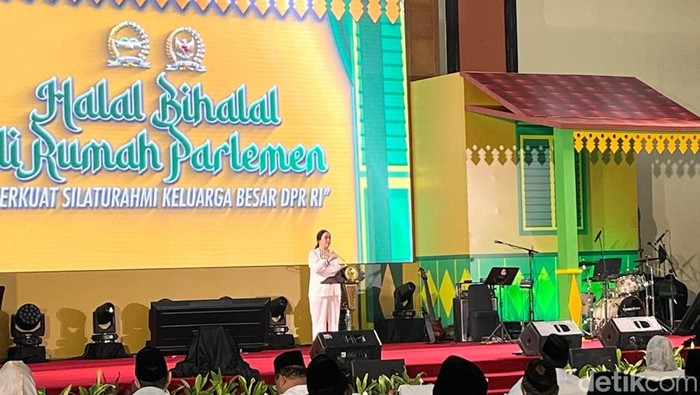 Ketua DPR RI Puan Maharani dalam acara Halal Bihalal di Rumah Parlemen, di Gedung MPR/DPR/DPD, Jakarta Pusat (Anggi/detikcom)