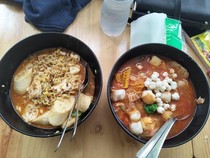 Lengkap Mantap! 20 Seblak Prasmanan Ada di Sini!