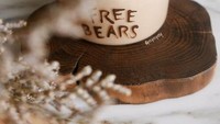 Serial We Bare Bears populer dengan kisah tiga beruang yang bersahabat. Ada barista piawai yang hadirkan tiga beruang tersebut dalam satu cangkir saja. Foto: Thunder Dungeon