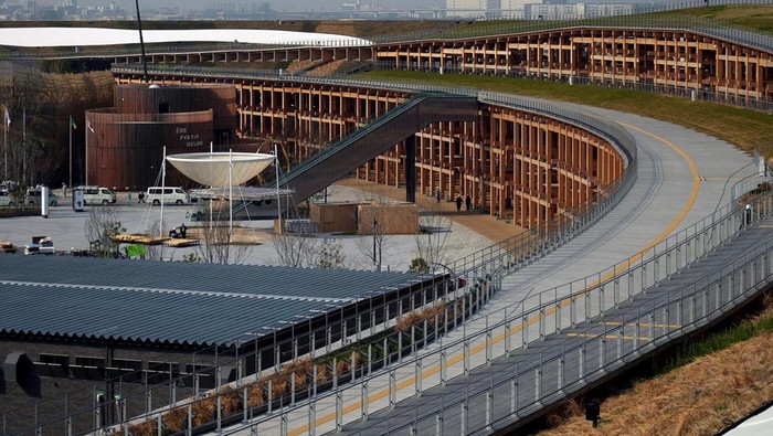 Melihat Bangunan Struktur Kayu Terbesar Dunia di Osaka Expo 2025 A general view shows pavilions during a media tour before the official opening of Expo 2025 in Osaka, Japan March 26, 2025. REUTERS/Tom Bateman