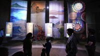 Dengan mengusung tema Alam, Budaya, dan Komunitas: Dijalin Bersama untuk Masa Depan yang Lebih Baik, Paviliun Filipina menampilkan lebih dari 200 panel tenun rumit yang dibuat oleh perajin lokal dari seluruh negeri, yang melambangkan keterkaitan antara tradisi dan inovasi.  
