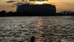 Menikmati Senja dan Cantiknya JIS di Danau Cincin