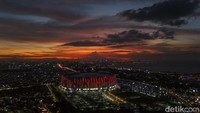 Cuaca Jakarta yang cerah hari ini turut membuat suasana di tempat ini semakin cantik saat sore hari.  