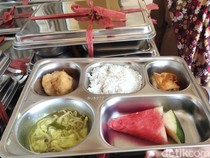 MBG Palembang Hari Ini Sajikan Menu Olahan Ikan