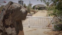 Diketahui, Sudan dilanda perang hampir dua tahun antara para jenderal yang bermusuhan telah menewaskan puluhan ribu orang. 