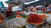 Harga pangan mulai dari cabai, bawang, sayur mayur dan buah - buahan terpantau stabil.  