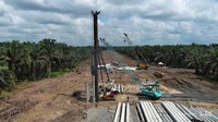 Pembangunan jalan tol ini dirancang untuk meningkatkan konektivitas antar provinsi sekaligus menjadi akselerator pertumbuhan ekonomi, khususnya di wilayah Jambi dan Sumatra Selatan.  