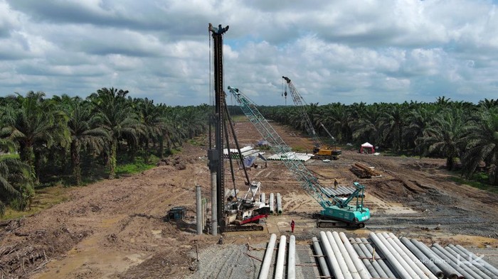 Proyek Jalan Tol Trans Sumatera (JTTS) Tahap II, seperti Jalan Tol Betung – Tempino – Jambi dengan total panjang 170 km terus dikebut. Begini progresnya.