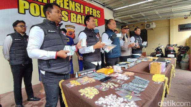 Polisi mengungkap kasus narkoba di Kota Banjar