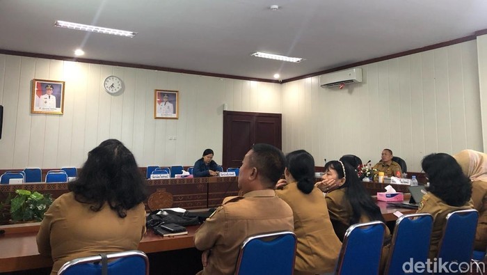 Rapat Sekolah Unggulan Garuda Baru di Pemprov Kalteng.
