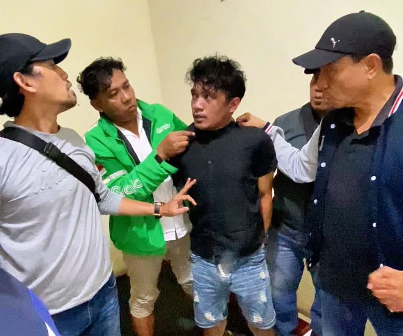 Rio, pelaku curanmor di Surabaya saat dibangunkan polisi nyamar