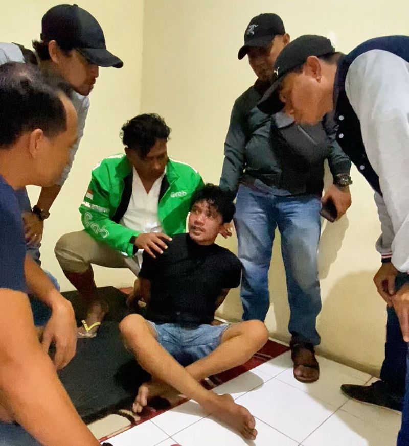 Rio, pelaku curanmor di Surabaya saat dibangunkan polisi nyamar