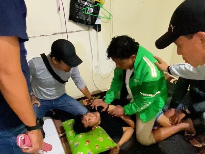 Rio, pelaku curanmor di Surabaya saat dibangunkan polisi nyamar
