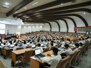 Panitia Seleksi Siswa SMA KTB: Para Ortu Percaya AKB Gerbang Masa Depan Anak