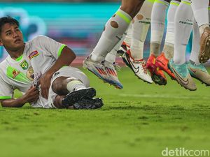 Sensasi Motret Pertandingan Sepakbola Pakai Canon EOS R1
