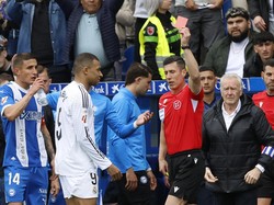 Sepanjang musim ini, sudah 10 pemain Real Madrid yang kena kartu merah! (REUTERS/Vincent West)