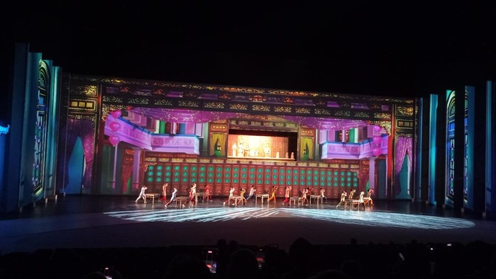 Pertunjukan keren di teater Encore Melaka