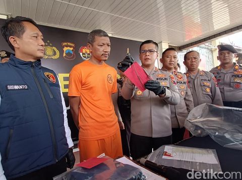Tersangka pencurian 6 sepeda motor dihadirkan di Mapolres Purbalingga, Senin (14/4/2025).