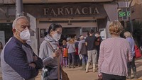Lebih lanjut, Trump juga akan mengumumkan tarif untuk produk farmasi dalam waktu dekat. Hal ini dilakukan agar AS tidak bergantung pada produk farmasi dari China. (AP Photo/Alberto Saiz)  